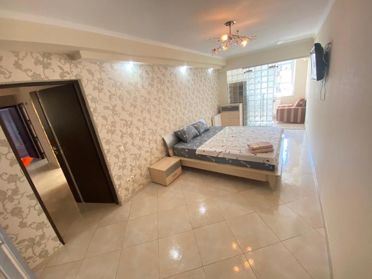 Ultra Central Double Room Appartment In Chişinau Exteriör bild